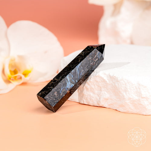 Breakthrough Arfvedsonite Point – Rare Crystal Tower