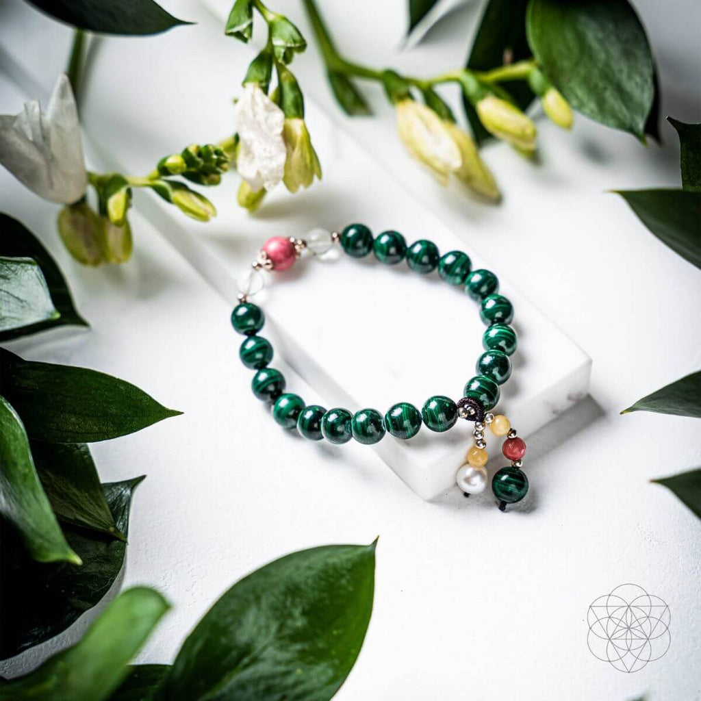 Law of Attraction Bracelet – Malachite & Pearl