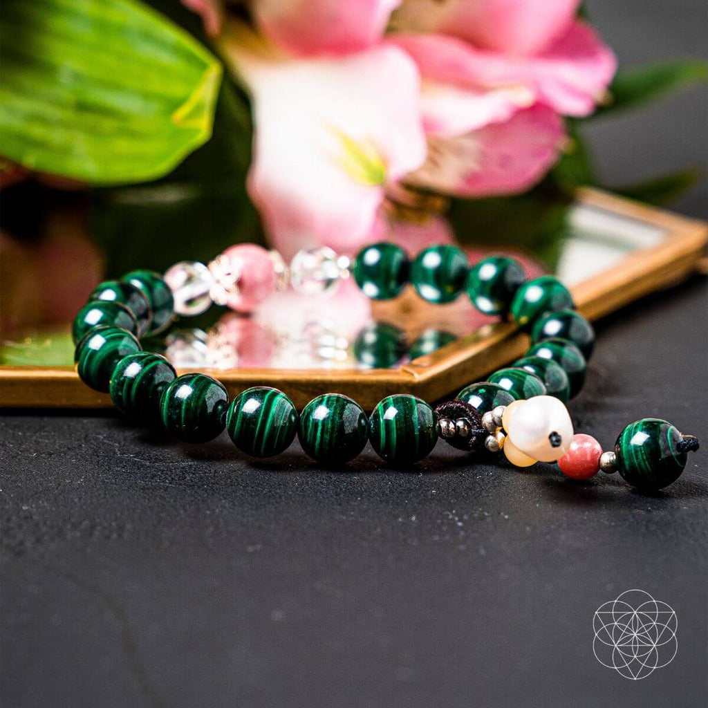 Law of Attraction Bracelet – Malachite & Pearl